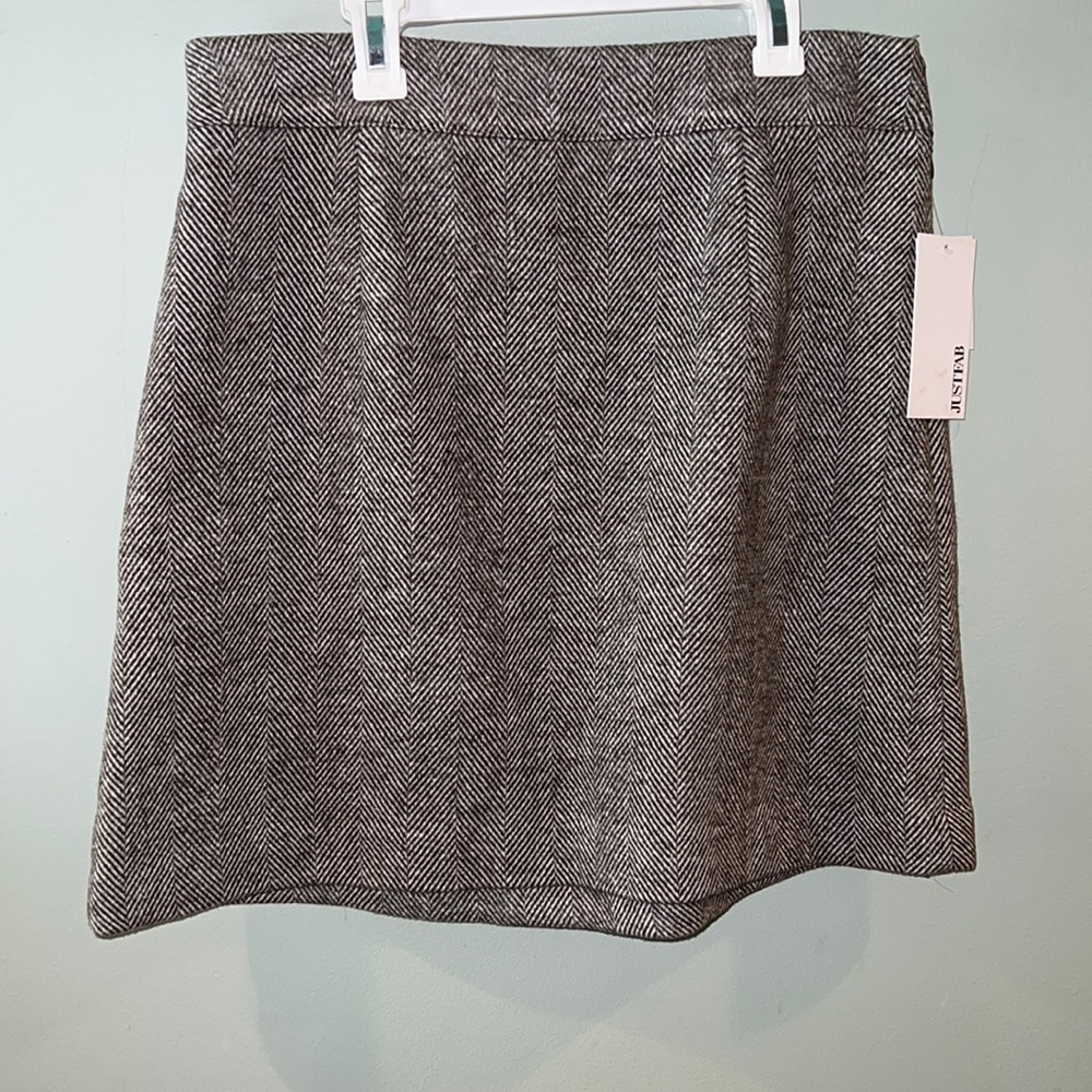 Brand new skirt